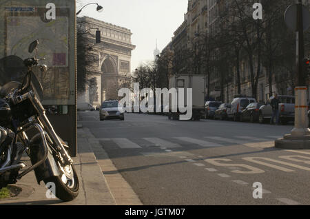 Arc de Triomphe (place de l'Etoile), l'Avenue Mac-Mahon, le 17° arrondissement de Paris, Ile-de-France, Paris, France Banque D'Images