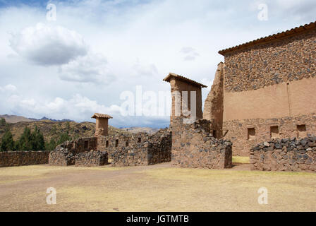 Raqchi, d'une valeur sacrée de los Incas, région de Cusco, Lima, Pérou Banque D'Images