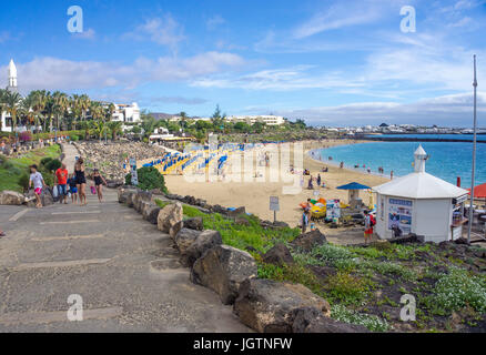 Zugang zum 71, Playa dorada bei Playa Blanca, Lanzarote, kanarische inseln, europa | L'accès à la plage de Playa Dorada, Playa Blanca, Lanzarote, peut Banque D'Images