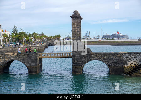 Pont-levis Puente de las Bolas (Bol), connectez le pont Arrecife avec la forteresse Castillo de San Gabriel, Arrecife, Lanzarote, îles Canaries, l'Europe Banque D'Images