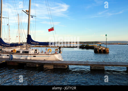 Bateaux dans le port de Poole Quay, Dorset Banque D'Images