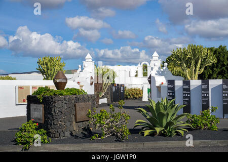 Entrée de la Fondation Cesar Manrique, Taro de Tahiche, Tahiche, île de Lanzarote, Canary Islands, Spain, Europe Banque D'Images