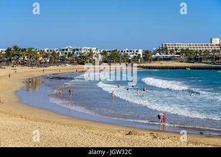 71, Playa de las cucharas, Costa Teguise, Lanzarote, kanarische inseln, europa | Playa de las cucharas, plage de Costa Teguise, Lanzarote, cana Banque D'Images