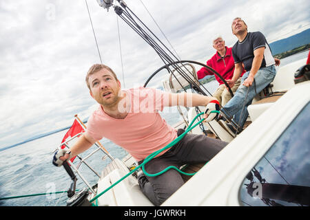 Family sur bateau à voile, Genève, Suisse, Europe Banque D'Images