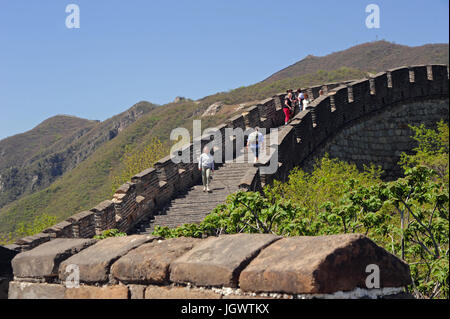 La section de la Grande Muraille de Chine près de Mutianyu est à seulement 70 kilomètres du centre de Pékin et a tendance à être rarement visités par les touristes. Prises 18.04.2017. Photo : Reinhard Kaufhold/dpa-Zentralbild/ZB | conditions dans le monde entier Banque D'Images