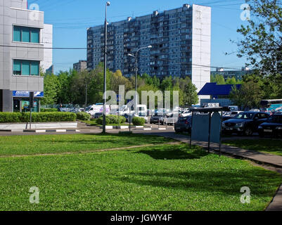 Les routes et les rues de Moscou au printemps Banque D'Images