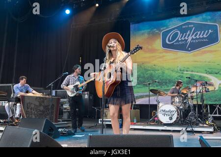 Milwaukee, Wisconsin, États-Unis. 09 juillet 2017. MARGO : il se produit au Festival Henry Maier Park lors Summerfest à Milwaukee, Wisconsin Crédit : Daniel DeSlover/ZUMA/Alamy Fil Live News Banque D'Images