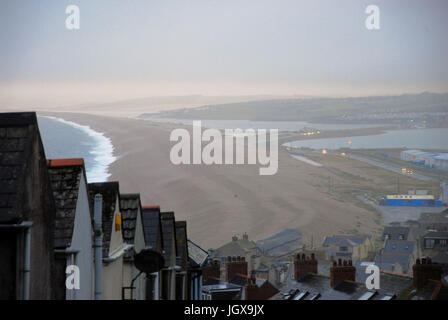 Dorset, UK. Jul 11, 2017. Un triste jour dans le Dorset - toute la journée pluvieuse à Fortuneswell et le long de la plage de Chesil Crédit : Stuart fretwell/Alamy Live News Banque D'Images