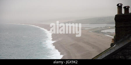 Dorset, UK. Jul 11, 2017. Un triste jour dans le Dorset - toute la journée pluvieuse à Fortuneswell et le long de la plage de Chesil Crédit : Stuart fretwell/Alamy Live News Banque D'Images