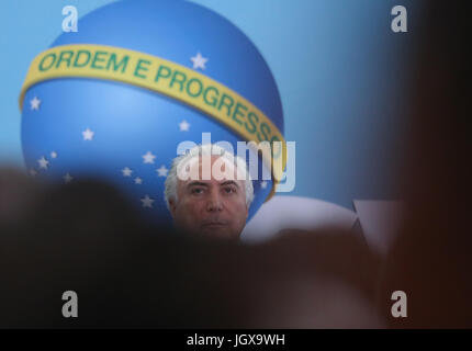 Le Brésil. 11 juillet, 2017. BrasÃ-Lia, 11/07/2017 - Michel Temer, Presidente da Republica, durante Lançamento do Programa Nacional de¡FundiÃ RegularizaçÃ£o ria. Bruno Spada/Tripé Fotografia (crédit Image : © TripeFoto via ZUMA Press) Banque D'Images