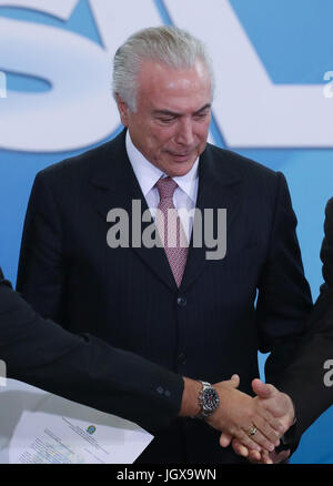 Le Brésil. 11 juillet, 2017. BrasÃ-Lia, 11/07/2017 - Michel Temer, Presidente da Republica, durante Lançamento do Programa Nacional de¡FundiÃ RegularizaçÃ£o ria. Bruno Spada/Tripé Fotografia (crédit Image : © TripeFoto via ZUMA Press) Banque D'Images