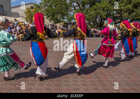 Filles Greek-American, Greek Folk Dancers, danse, danse grecque, Marin Festival Grec, ville de Novato, comté de Marin, en Californie Banque D'Images