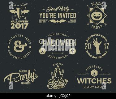Halloween Party 2017 modèles d'étiquettes avec des symboles effrayant - zombie part, chapeau de sorcière, chauve-souris, citrouille et typographie éléments. Utiliser pour partie affiches, dépliants, invitations. Sur t shirt, tee et autre identité. Illustration de Vecteur