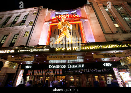 London , UK - le 11 décembre 2012 : vue extérieure de Dominion Theatre, situé sur Tottenham Court Road, Camden de Londres, depuis 1929, conçu par W & TR M Banque D'Images