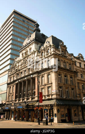 London , UK - Juillet 26, 2012 : vue extérieure du théâtre de la reine, situé sur Haymarket, City of westminster, depuis 1705, conçu par Charles J. Phip Banque D'Images