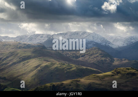 Vue paysage de Arthur's Pike à travers Hallin est tombé, au-dessus de Ullswater, le Lake District, UK Banque D'Images