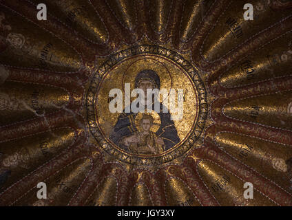 Vierge Marie et l'enfant de mosaïques et de peintures dans l'église byzantine de st. Sauveur à Chora, Edirnekapı, Istanbul, Turquie Banque D'Images