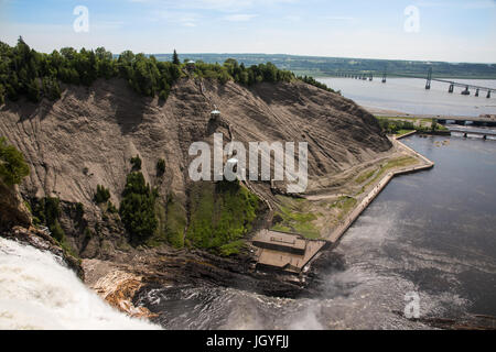 L'avis de starcaise des chutes Montmorency et le fleuve Saint-Laurent - Québec - Canada Banque D'Images