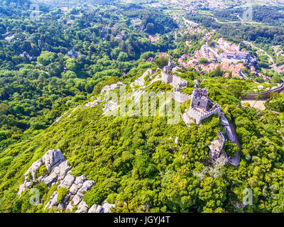 Sintra, Portugal : Vue de dessus du Château des Maures, Castelo dos Mouros, situé à côté de Lisbon Banque D'Images