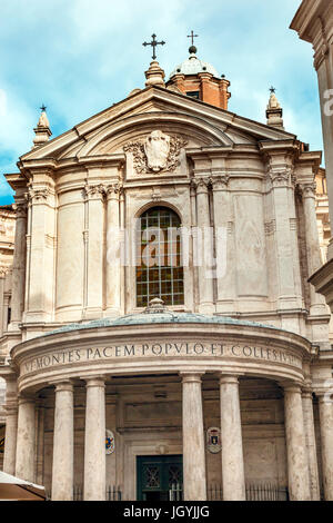 Église Santa Maria della Pace Rome Italie. Église construite en 1400 et 1500 par le pape Sixte IV à l'endroit où un peint Madonna a été percé et le sang Banque D'Images