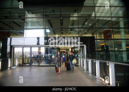 L'Angleterre, Londres, à l'Ouest, l'aéroport de Heathrow, Terminal 2. Banque D'Images