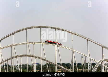 Formula Rossa lancée roller coaster. Ferrari World. L'expérience Ferrari. Parc à thème. 2010. Yas Island. Émirat d'Abu Dhabi. Banque D'Images