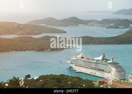 Croisière à l'île St Thomas vierge. Resrt tropicales dans les Caraïbes Banque D'Images