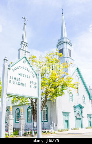 Saint-Augustin-de-Desmaures, Canada - le 29 mai 2017 : Paroisse de Sainte Marie dans une petite ville sur le chemin du Roy Banque D'Images