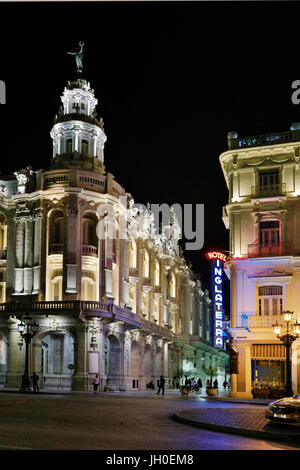 Le GRAND THÉÂTRE DE LA HAVANE est l'un des points de repère le long de la PASEO DE MARTI (PRADO) - LA HAVANE, CUBA Banque D'Images