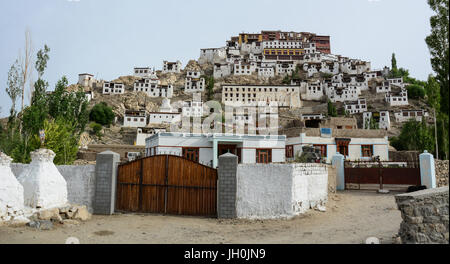 Le Ladakh, Inde - Mai 17, 2015. La façade du monastère de Tikse au Ladakh, Inde du nord. Le Ladakh est une des régions les moins peuplées de Jammu Banque D'Images