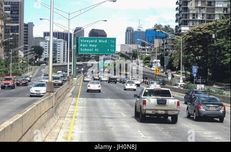 Honolulu, Hawaii - le 27 mai 2016 : les matins de la Semaine de la circulation sur l'animation de l'île d'Oahu. Banque D'Images