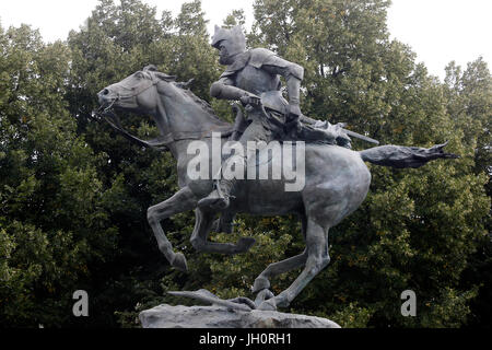 Statue de Bertrand du Guesclin par Athur J. Le Duc à Caen. La France. Banque D'Images