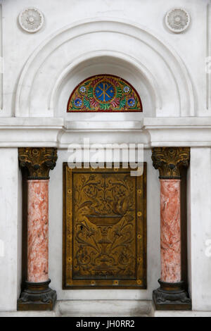 La Major, cathédrale de Marseille. Chapelle des mosaïques. Détail de l'autel reliquaire Saint-Lazare. La France. Banque D'Images