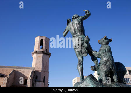 L'église Saint Laurent, Marseille. Statue de Louis Botinelly (1911). La France. Banque D'Images