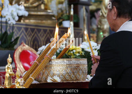 Wat Velouvanaram. Cérémonie bouddhiste. Nouvel An Lao Boun Pimay : AJO. La France. Banque D'Images