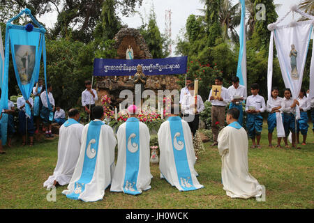 Célébration en dehors de l'hypothèse de l'église catholique, Battambang Battambang. Le Cambodge. Banque D'Images