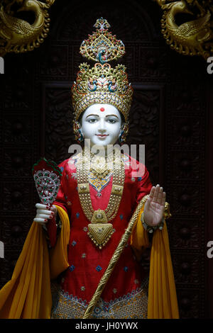 Temple BAPS Shri Swaminarayan Mandir, Kampala. Ghanshyam Shri Maharaj murthi. L'Ouganda. Banque D'Images