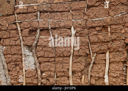 Maison de terre mur dans l'Ouganda. L'Ouganda. Banque D'Images