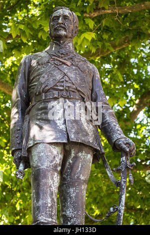 Une statue du maréchal Sir John Fox Burgoyne situé sur Waterloo Place à Londres, au Royaume-Uni. Banque D'Images