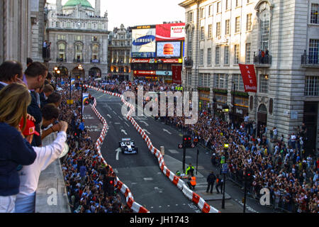 F1 manifestation autour de Piccadilly Circus, Londres, 2004 Banque D'Images