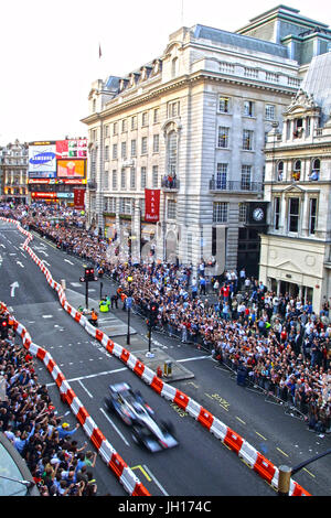 F1 manifestation autour de Piccadilly Circus, Londres, 2004 Banque D'Images