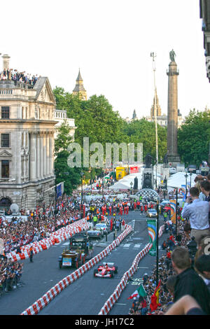 Ferrari F1 manifestation autour de Piccadilly Circus, Londres, 2004 Banque D'Images