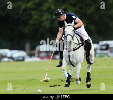 Le Prince William se réunit les membres de la famille et prend part à la Maserati match de bienfaisance au cours de la fête de Gloucester Polo comprend : le Prince William, duc de Cambridge où : Tetbury, Royaume-Uni Quand : 11 Juin 2017 Crédit : John Rainford/WENN.com Banque D'Images