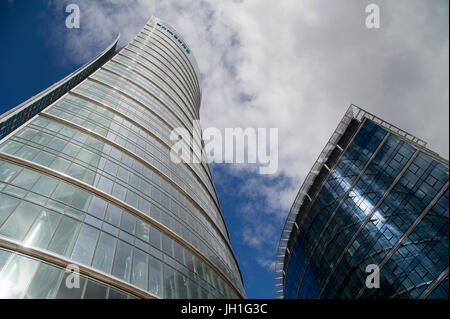 Compteur 220 Neomodern Spire gratte-ciel de Varsovie est le deuxième plus grand bâtiment à Varsovie et le deuxième plus élevé en Pologne. 6 avril 2017, varsovie Pol Banque D'Images