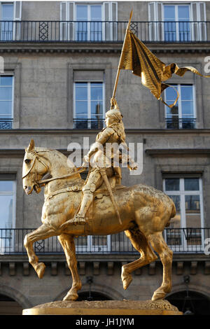 Statue de Jeanne d'Arche à Paris. La France. Banque D'Images