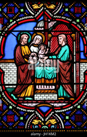 L'église du Sacré-cœur. Vitrail. La présentation de Jésus au Temple. Moulins. La France. Banque D'Images