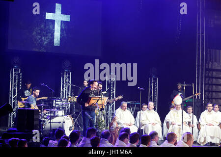 Hopeteen festival, Issy-les-Moulineaux, France. La messe. Banque D'Images