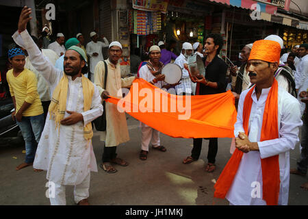 Chanteurs en dehors de Ajmer dargah Sharif, le Rajasthan. L'Inde. Banque D'Images