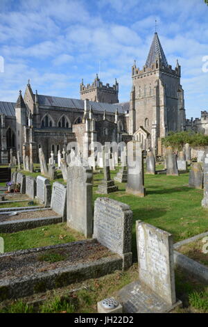 L'église St Mary, milieu du 14e siècle, l'église, dans la ville de Devon honiton, quart de la taille de la cathédrale d'Exeter prises au format paysage Banque D'Images