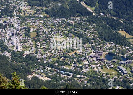 Alpes françaises. Massif du Mont Blanc. Ville de Chamonix en été. La France. Banque D'Images